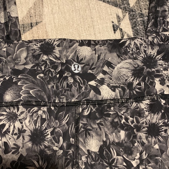 Lululemon flower leggings - Picture 4 of 4